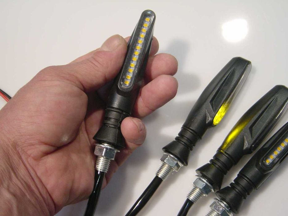 Piscas LED para mota com acendimento sequencial