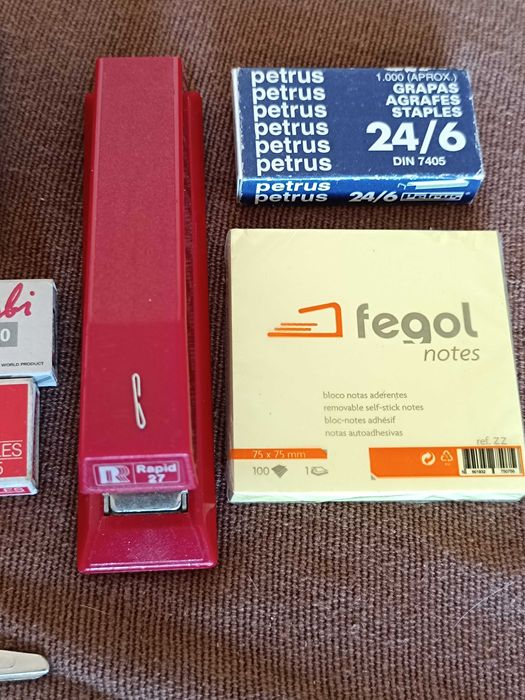 Conjunto de Material Escolar e Escritório variado