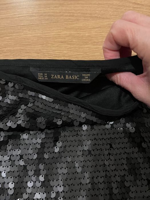 Saia preta lantejoulas nova Zara M