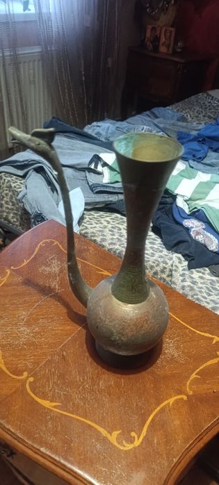 Продам очень старый кувшин