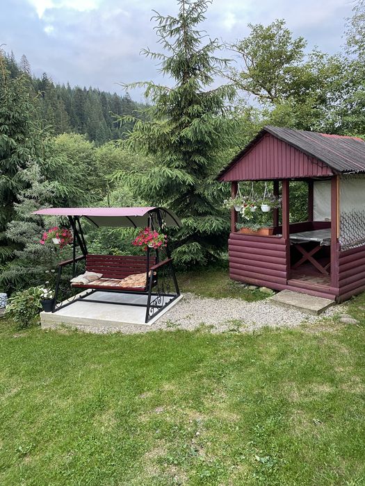 Будинок біля річки