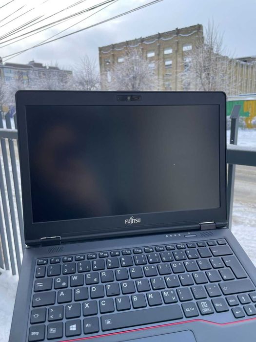 Fujitsu U729: компактний, швидкий, батарея до 6год є кількість