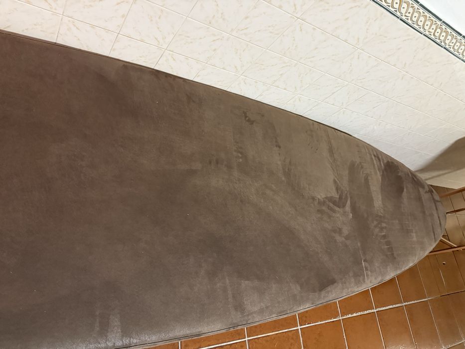 Banco com buraco para arvore em pele 350x90