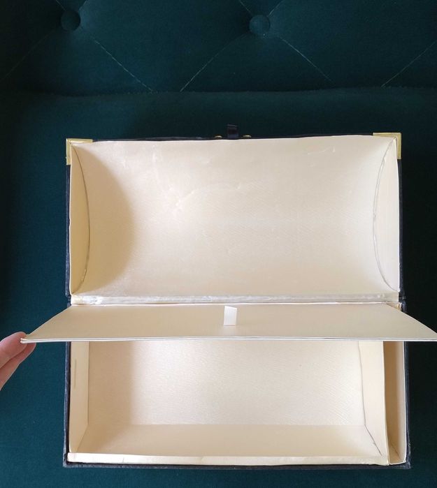 GHD Deluxe Midnight pokrowiec pudełko kuferek puzderko dark Gothic