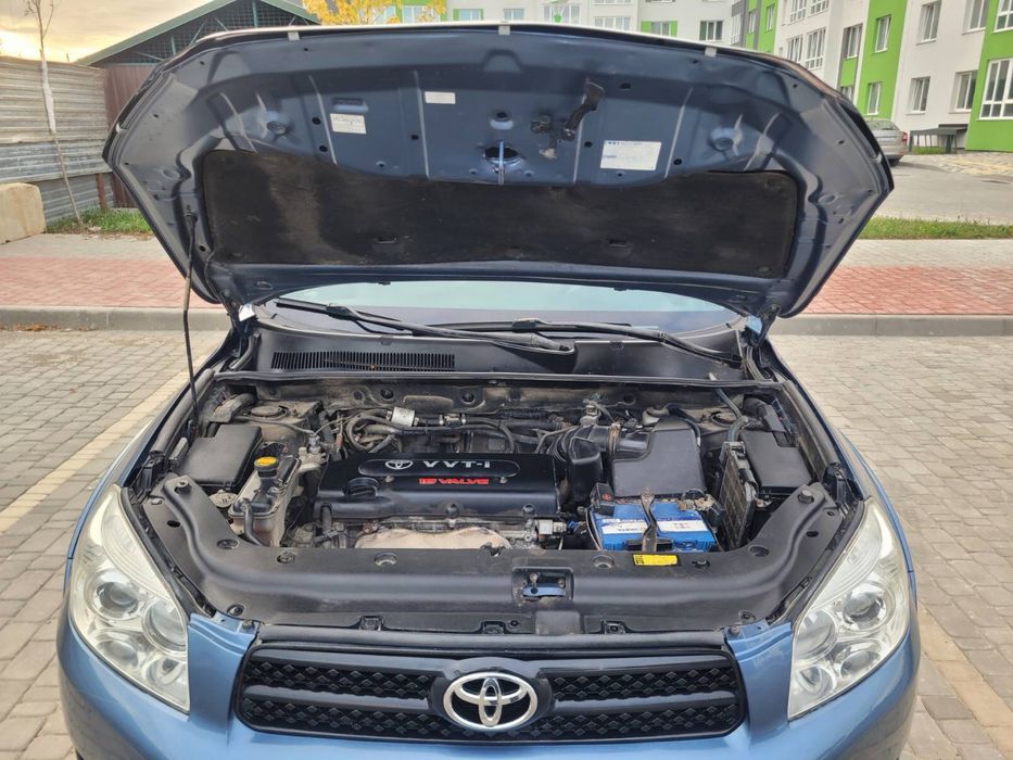 TOYOTA RAV 4 Avtomat 2.4 Long Avd