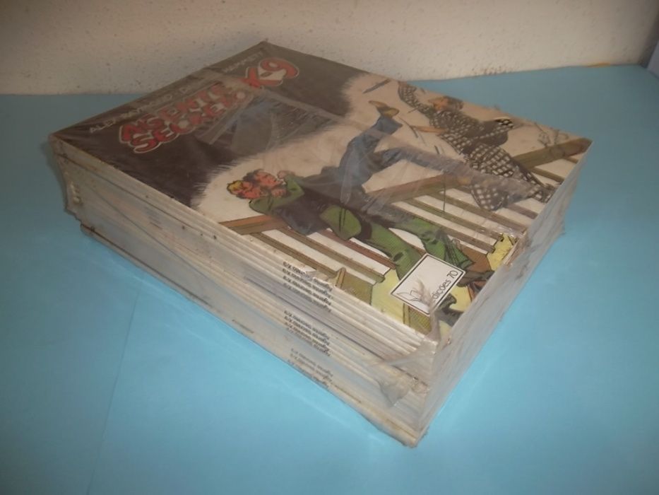 Agente Secreto X9 , vinte livros fechados na embalagem