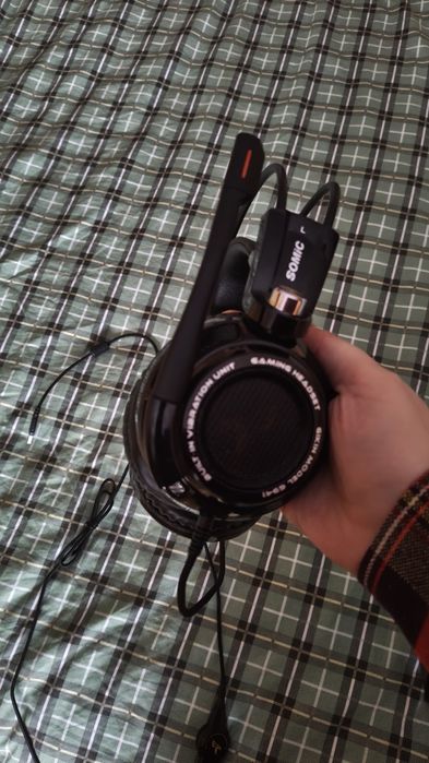 Продам гарнитуру Somic G941