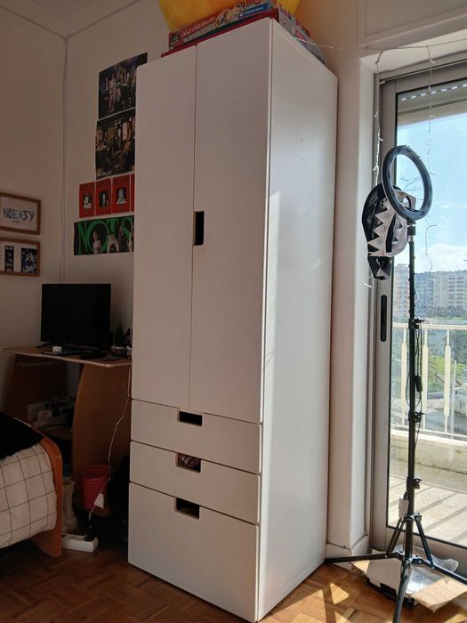 Roupeiro em óptimo estado!!!