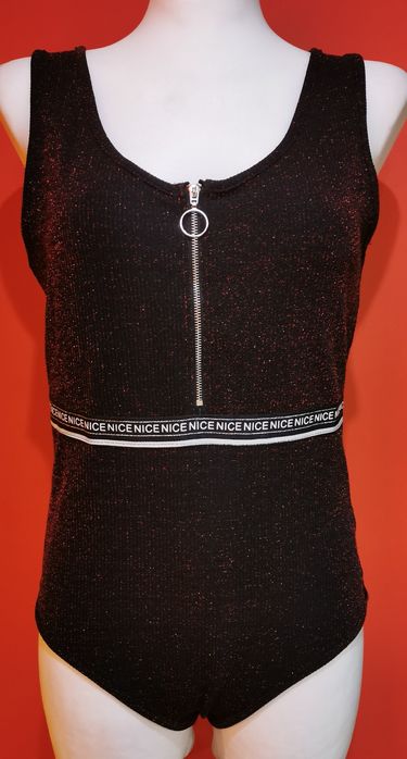 Piękne połyskujące body dekold brokat