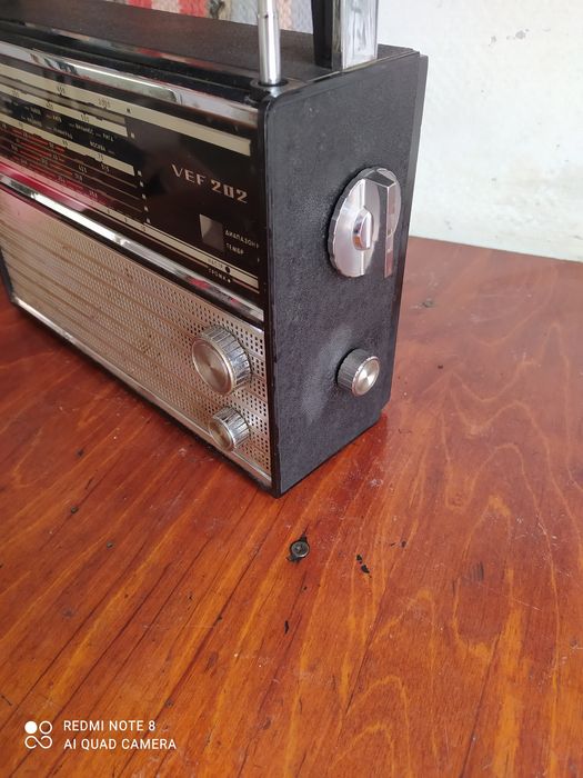 Радиолюбителю ретрорадио.