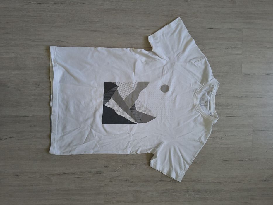 Biały T-shirt z nadrukiem