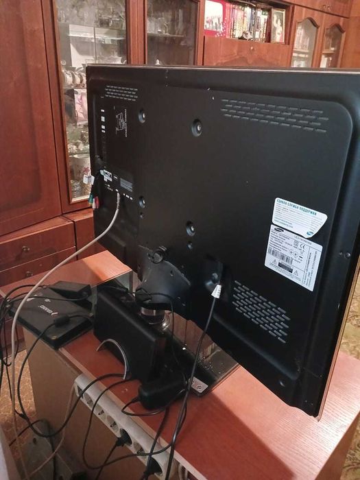 LED телевизор Samsung UE37D5000PW (Не Смарт)