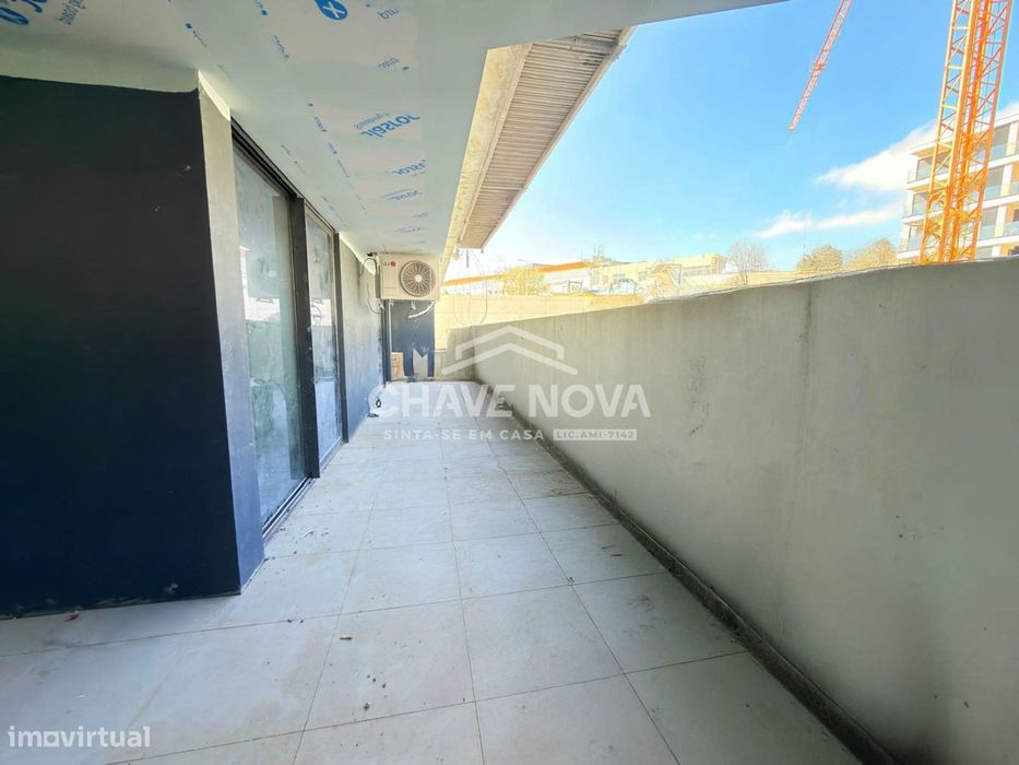 T1 Novo c/ Lugar de Garagem em Santa Marinha (Metro Linha Rubi)