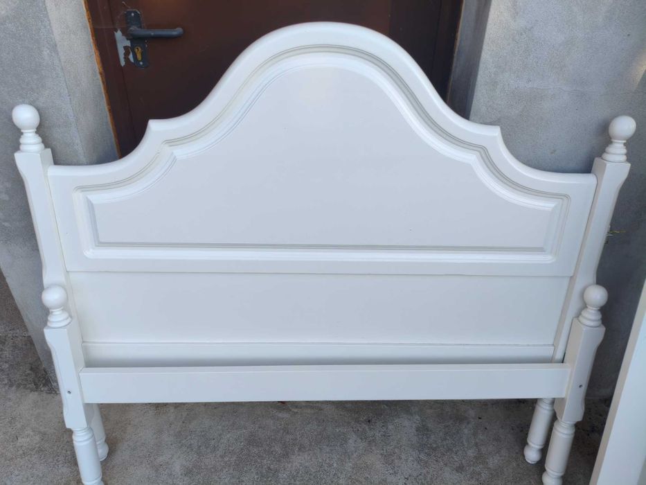 Cama branca bom estado