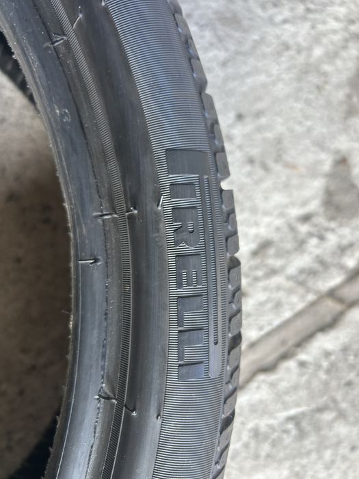 Opony zimowe 235/35R19 x2 szt pirelli