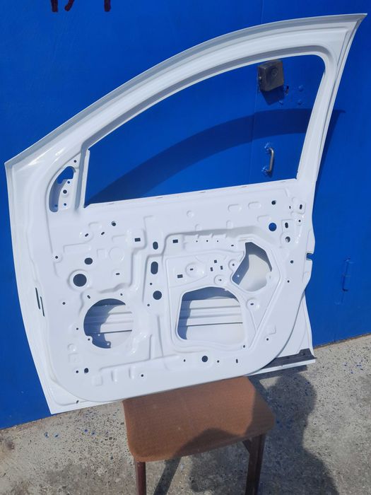 Дверька права Sandero Daster Logan Stepway 2012 II -2021