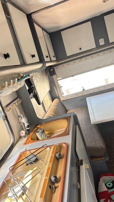 Vende se autocaravana