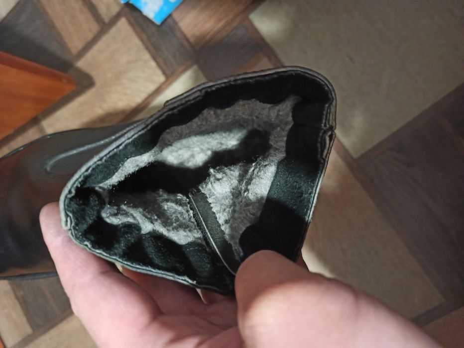 Продам кожаные новые ботинки зимние