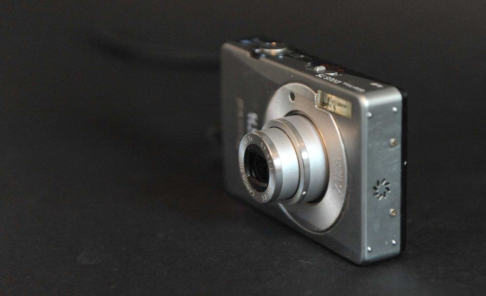 Máquina fotográfica Canon Ixus 75
