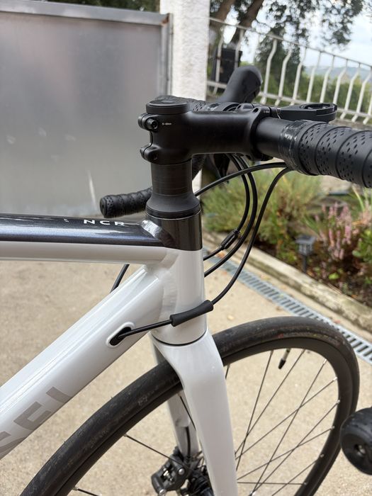 Van Rysel EDR AF Shimano Tiagra (2x10) - Travões disco hidráulico (sem pedais)