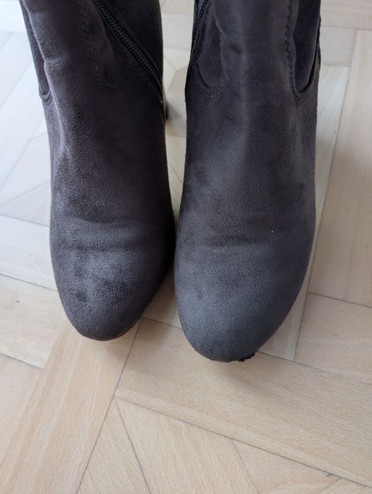 Popielate zamszowe kozaki do kolan