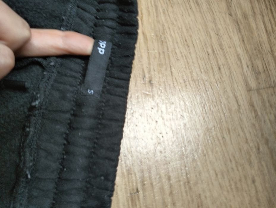 Spodnie dresowe z croopa