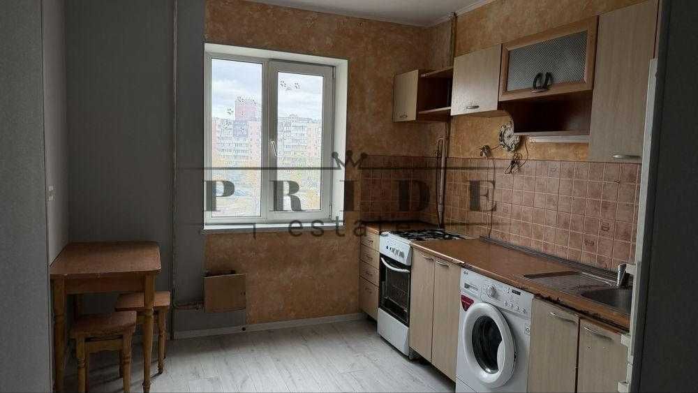 ДЕШЕВО Трикімнатна квартира Троєщина, Держпрограми