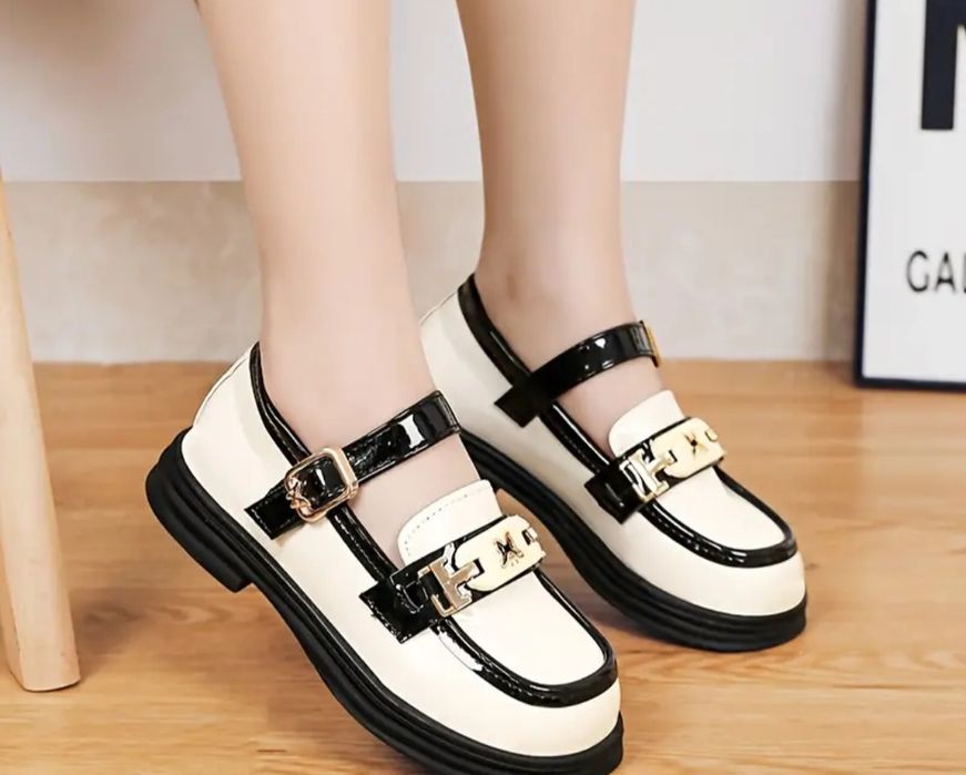 Туфельки нові , модні