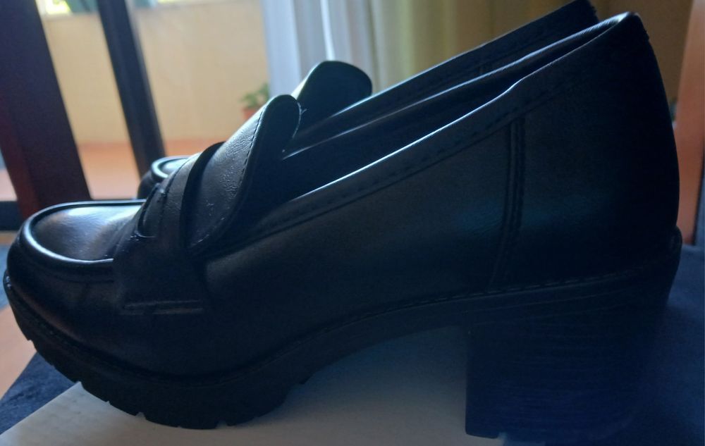 Sapatos pretos  marca Seaside