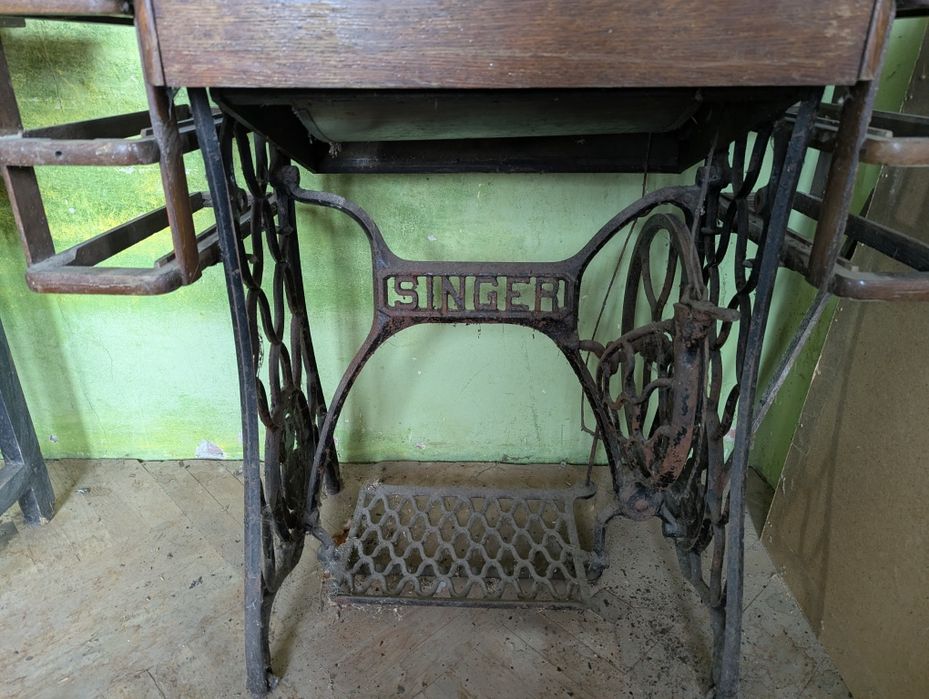 Швейна машина Singer