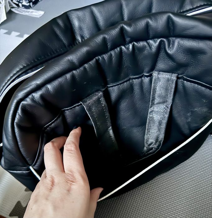 Pojemna, duża torba do wózka. Czarna z brokatem.