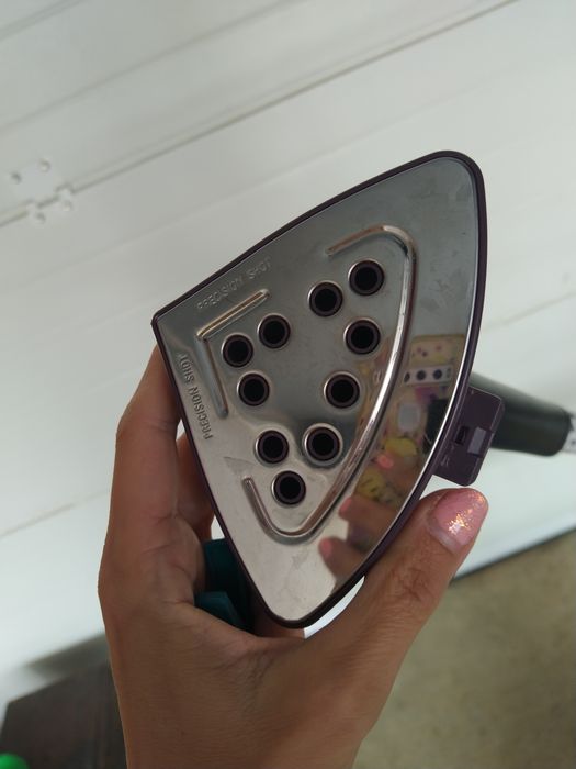 Ferro de engomar vertical a vapor rowenta precision