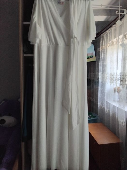 Біла сукня,56 розмір