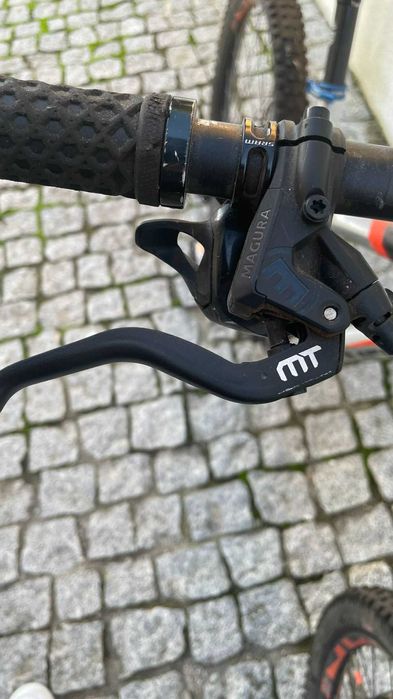 Bicicleta Downhill Commencal Supreme