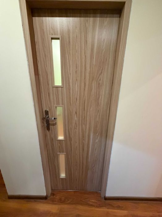 Drzwi wewnętrzne z przeszkleniami + ościeżnica