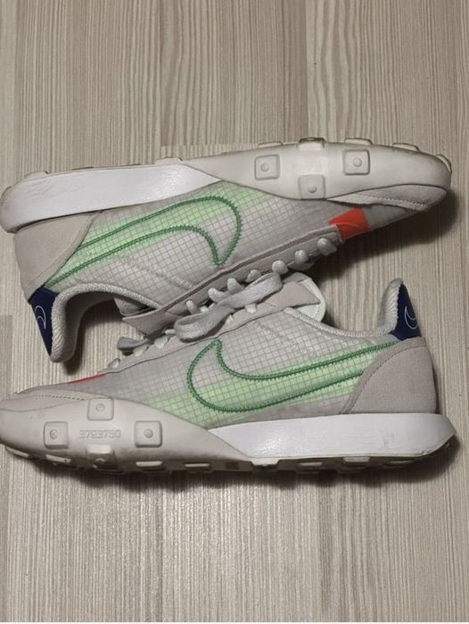 Женские кроссовки Nike