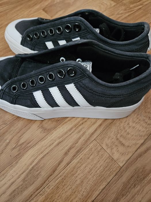 Adidas Nizza. 40.5