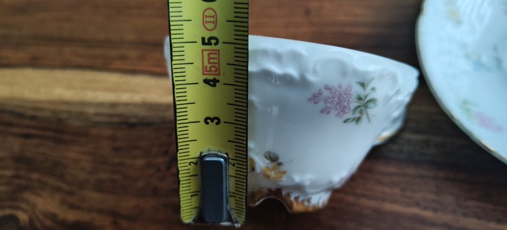 Pozłacana filiżanka w kwiaty Carl Tielsch