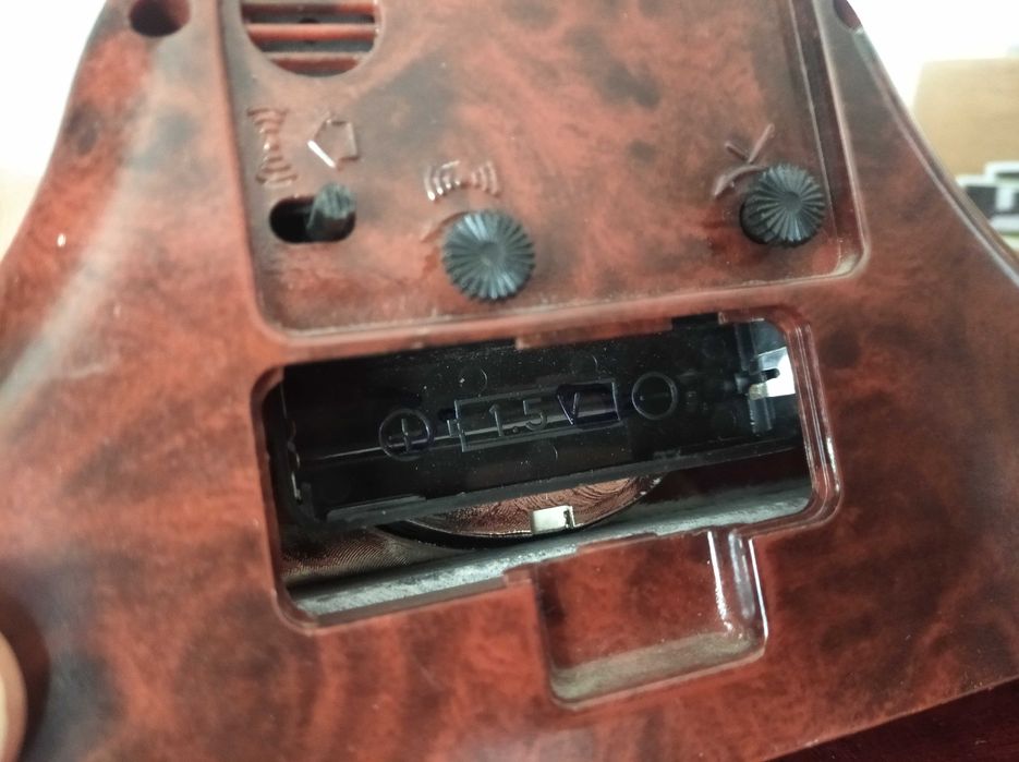 Часы настольные электронные