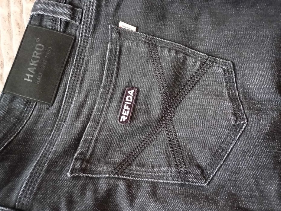Чорні джинси HAKRO