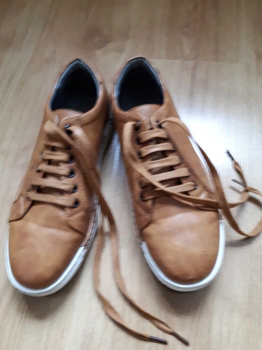 sprzedam męskie buty sportowe roz.40