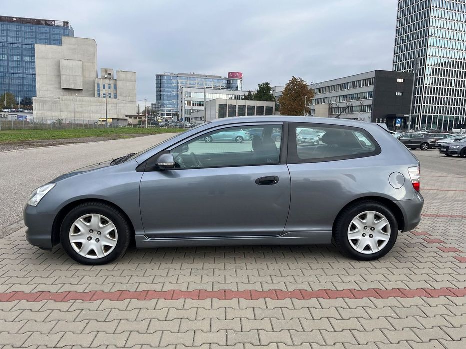 Honda Civic VII 3d Lift Zadbana Nowe opony, świece, akumulator, hamulce