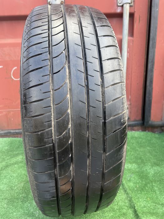 . Opona Bridgestone 235/55/20 pojedynka