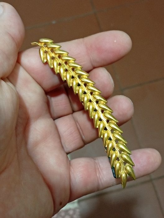 Acessório em Metal com pente pequeno