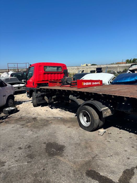 Pronto-Socorro Mitsubishi Canter | Estrado Basculante | 3 Lugares