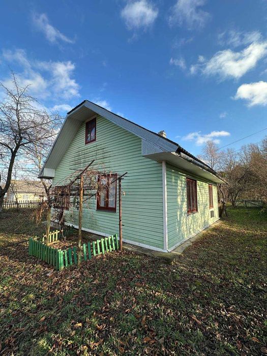 Продаж будинку с.Вікторів +43 сот землі. всі комунікації є.