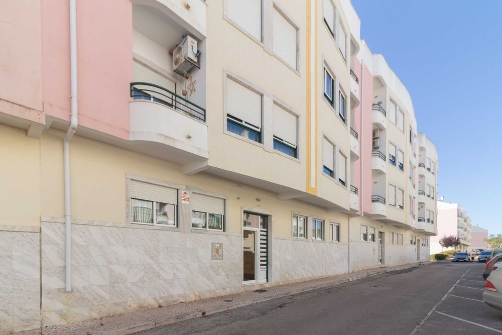 T3 na Urbanização Casal do Telheiro com Elevador, Arrecadação e Box Privativa Autónoma