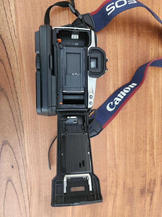 Canon EOS 500N — SLR Película 35mm + Battery Grip + Correia