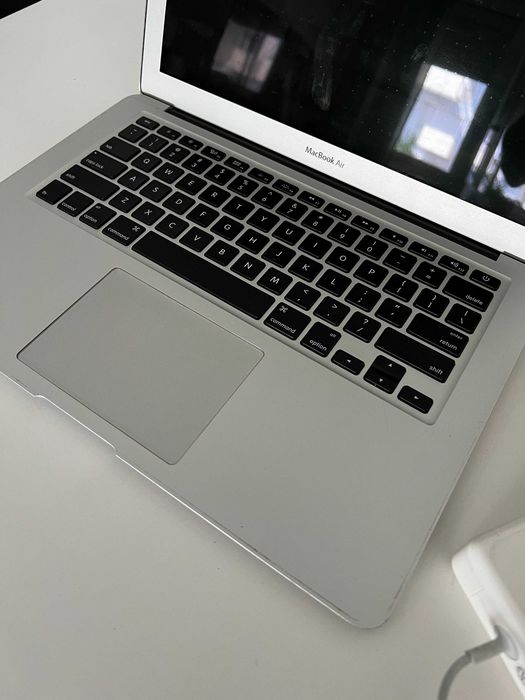 MacBook Air 13" Early 2014 | Intel i5 | 128GB SSD