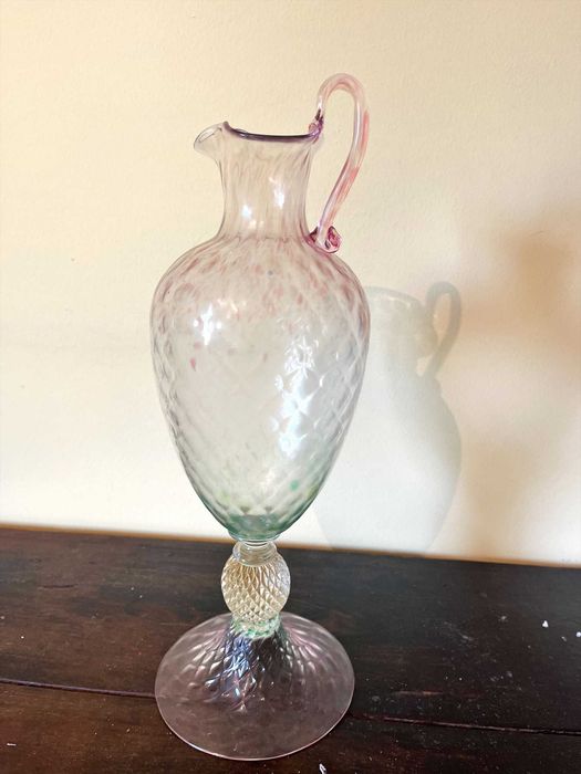 Jarro Decorativo em Vidro Artístico com Asa – 35 cm